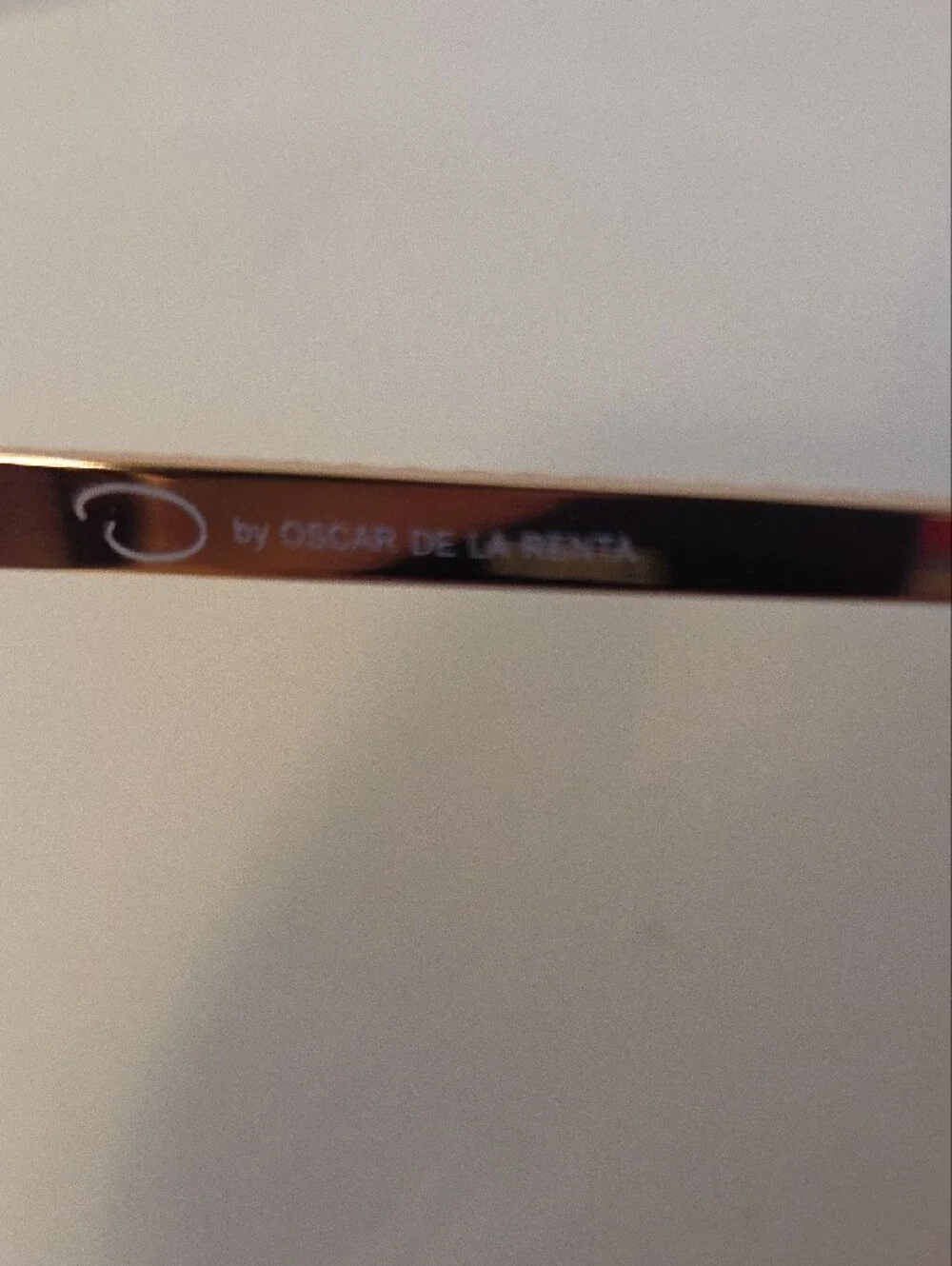 Oscar de la Renta Purple Gradient Sunglasses with Black Frame - Picture 4 of 6